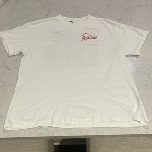 Feature sneaker boutique and streetwear store tshirt size XL EUC
